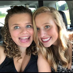 Meet your Posher, Carli